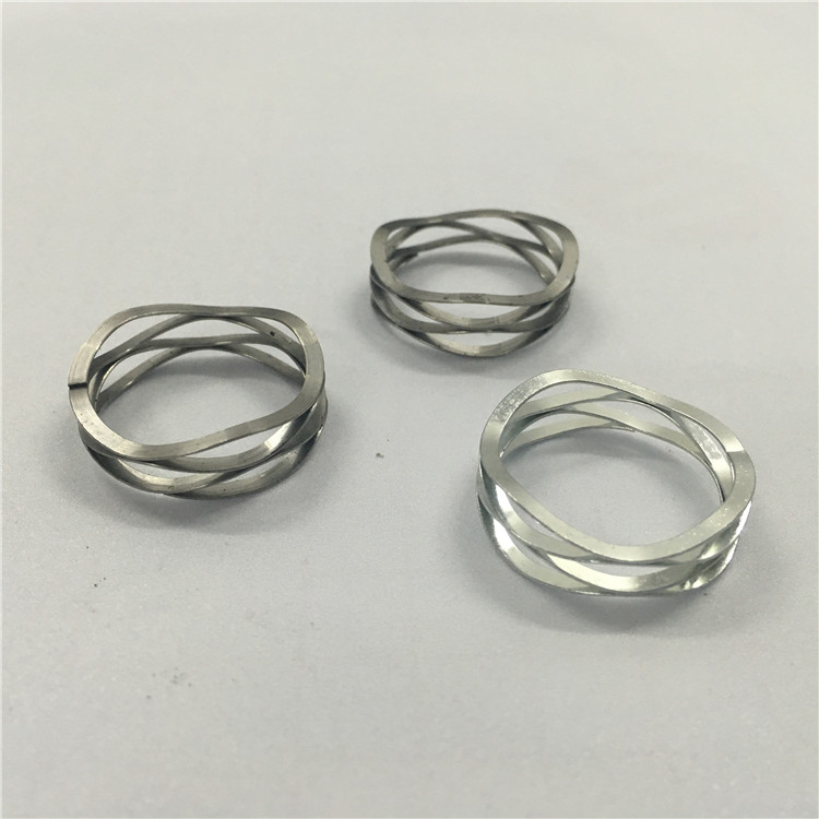 選擇線材成型設備時需要考慮的因素有哪些？