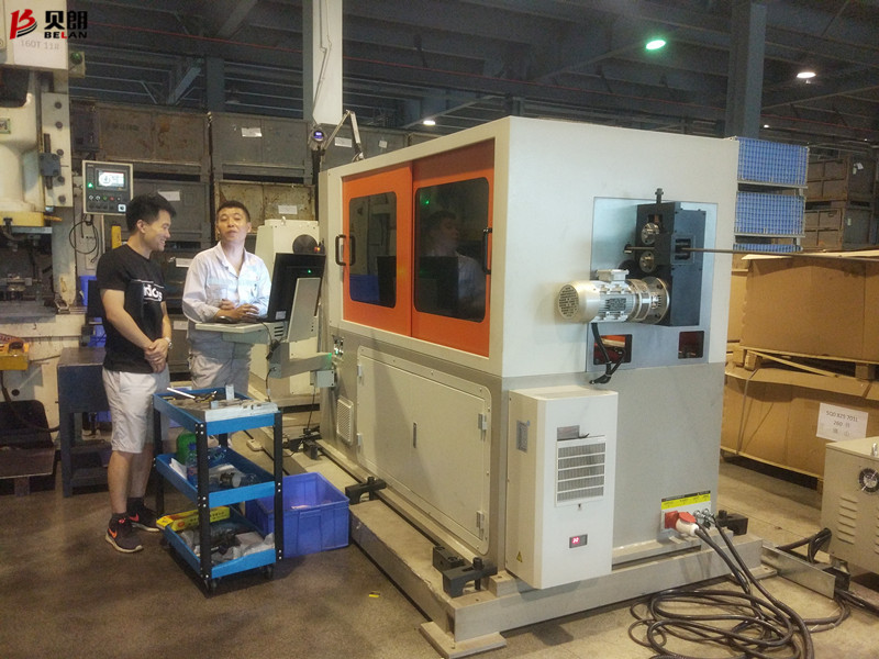 墩頭折彎機(jī)在廣州客戶處驗(yàn)收現(xiàn)場